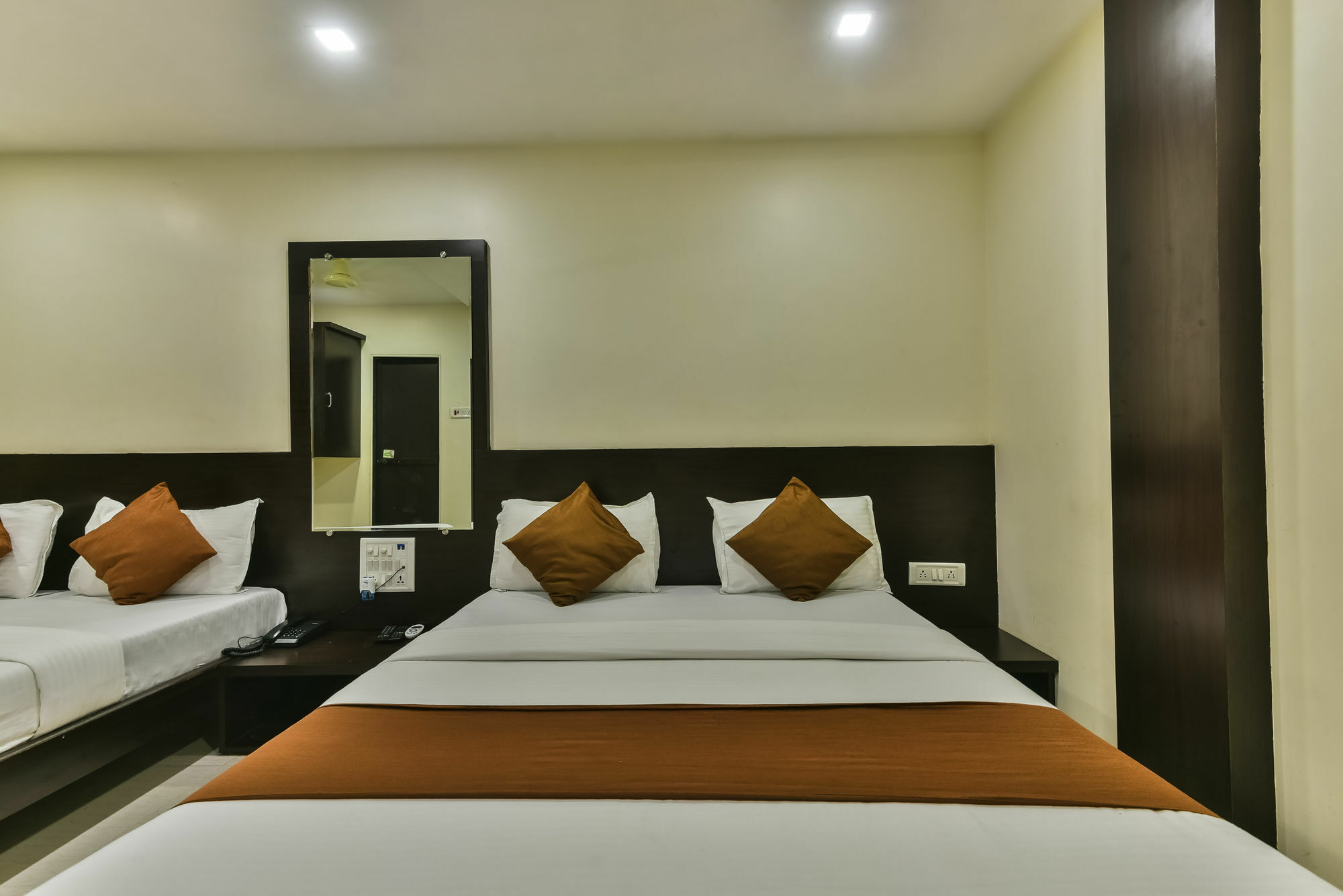 Hotel Guestinn Residency Bombay Exterior foto